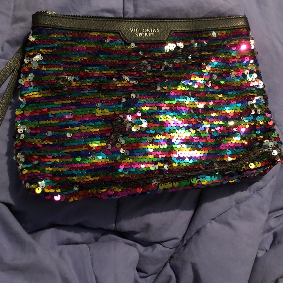 New Victoria’s Secret sequins makeup bag - Picture 1 of 4